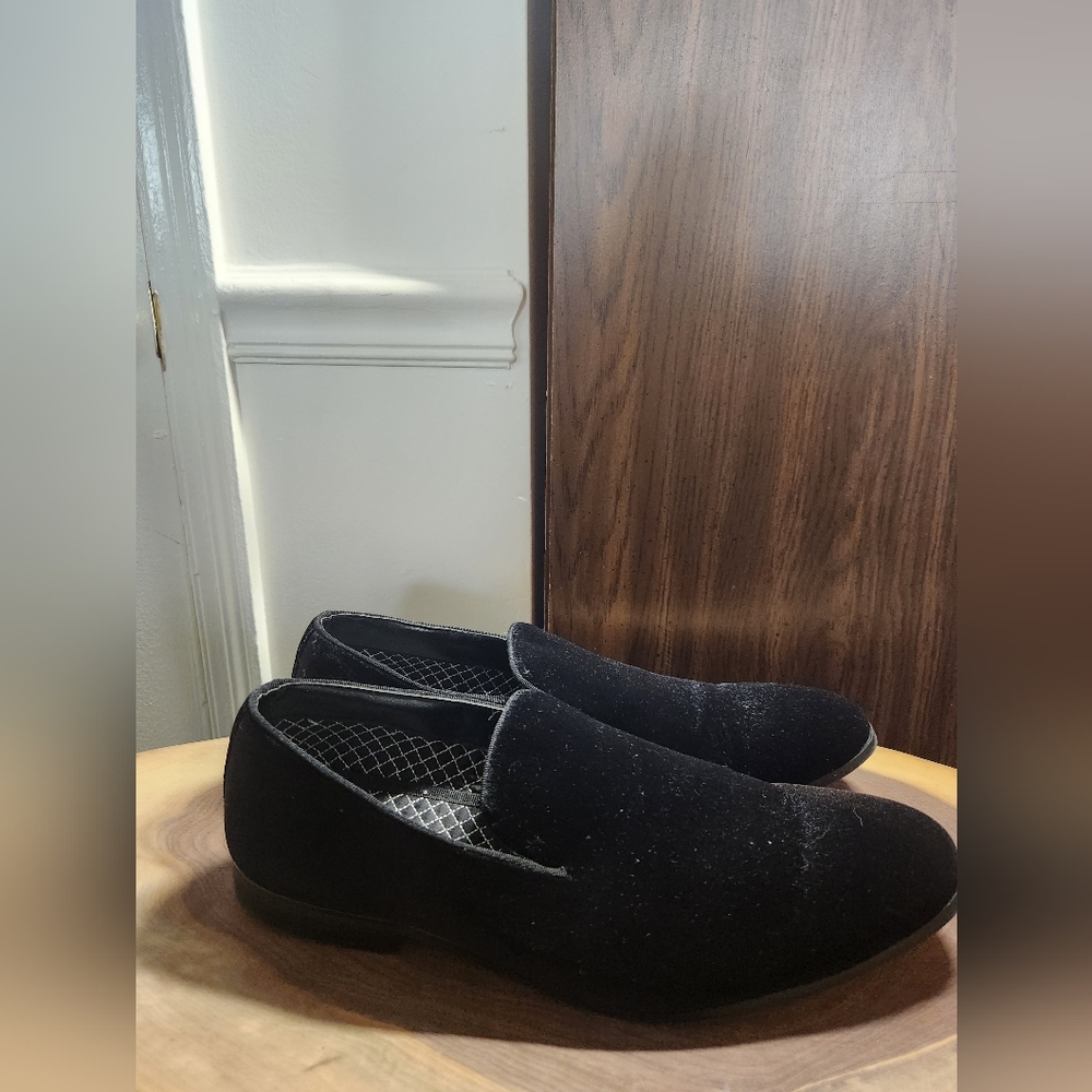 Steve Madden Men's Loafers - Size 11 - Black Velvet - Gently Used